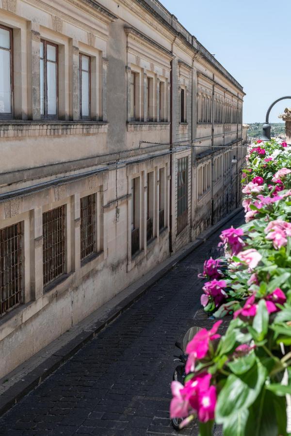 A Calata Bed and Breakfast Noto Eksteriør billede